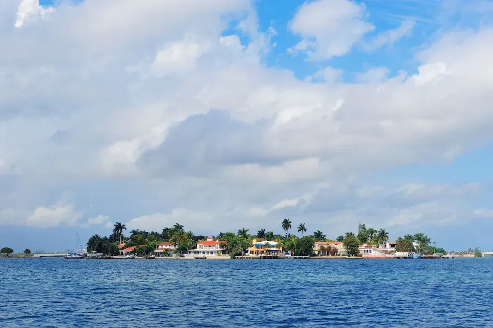 Waterfront luxury home near tropical waters in South Florida